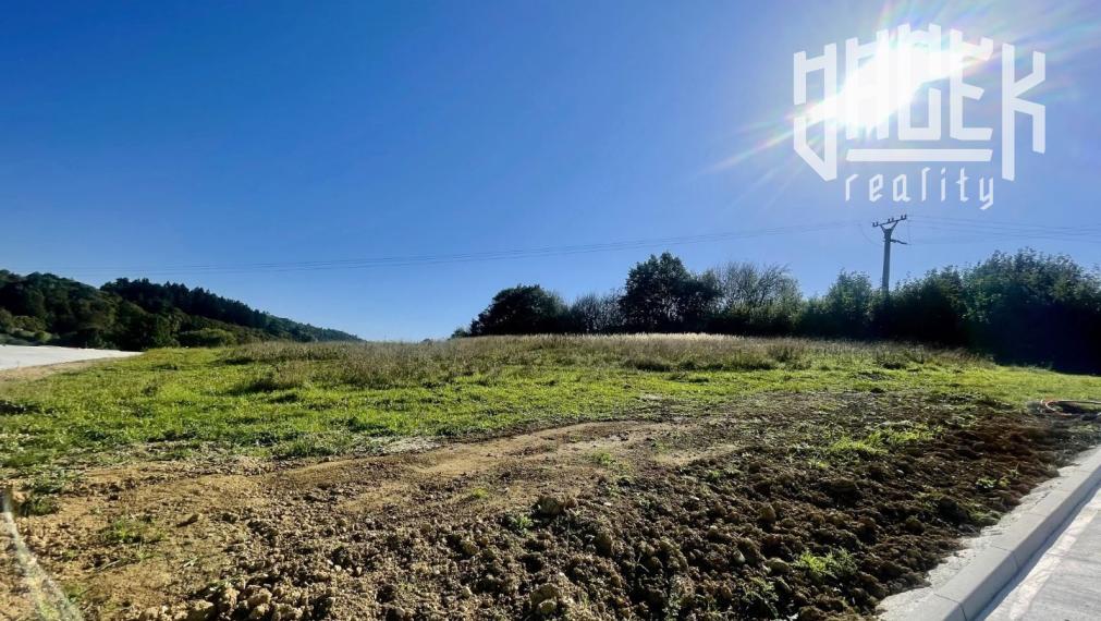 Lukratívny stavebný pozemok s panorámou v obci Sverepec