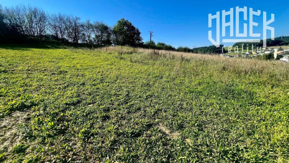 Lukratívny stavebný pozemok s panorámou v obci Sverepec