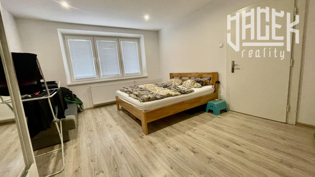 Moderný slnečný 3-izbový byt s veľkým balkónom v PB