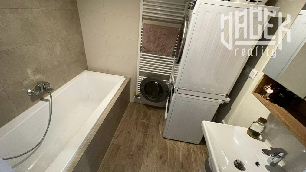 LUXUSNÝ 3-IZBOVÝ BYT V NOVOSTAVBE DVA DUBY S TERASOU 109m2