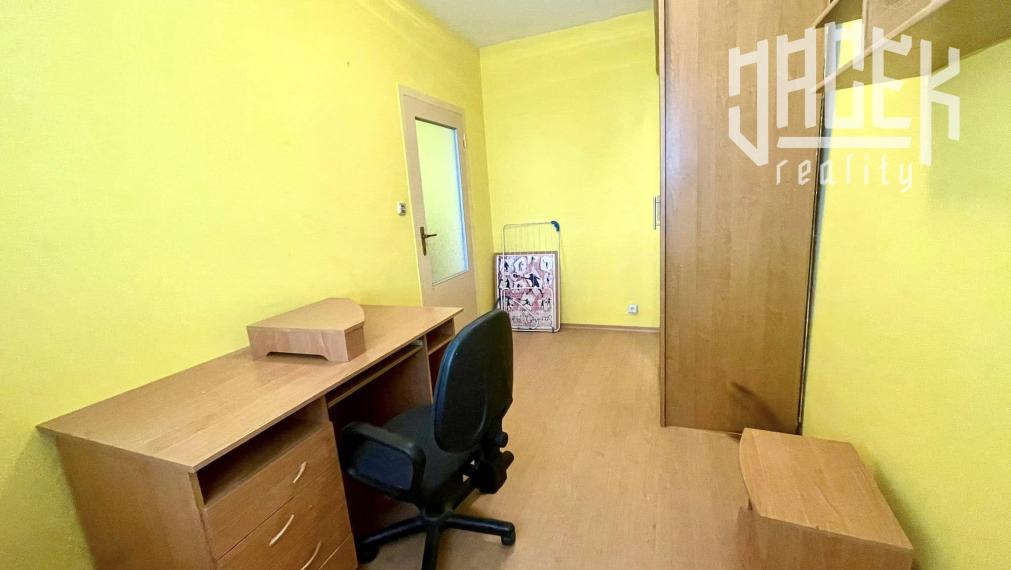 3-IZBOVÝ BYT PO ČIASTOČNEJ REKONŠTRUKCII S GARÁŽOU