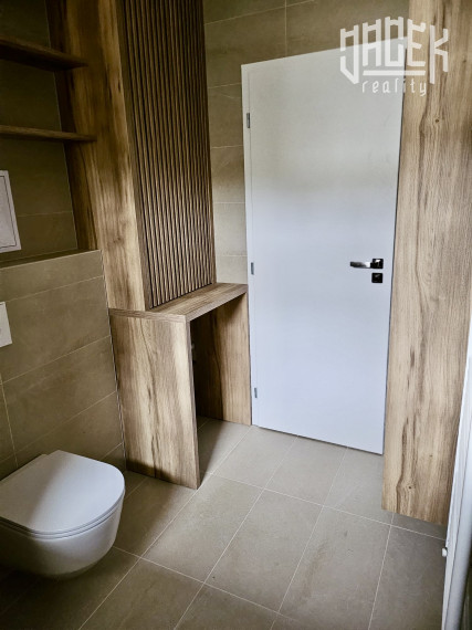 INVESTIČNÁ PRÍLEŽITOSŤ ALEBO BÝVANIE NOVÉ 2izb BYTY PÚCHOV