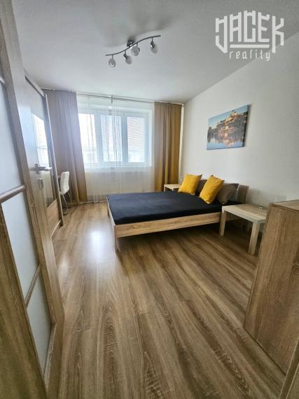 VÝNIMOČNÝ 3-IZBOVÝ BYT V CENTRE TRENČÍNA S 2 BALKÓNMI A PARKOVANÍM VO DVORE