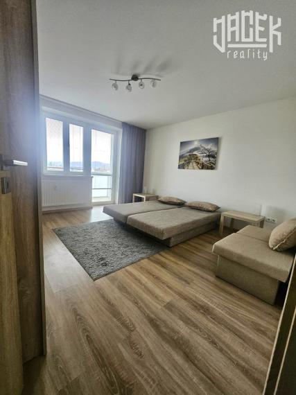 VÝNIMOČNÝ 3-IZBOVÝ BYT V CENTRE TRENČÍNA S 2 BALKÓNMI A PARKOVANÍM VO DVORE