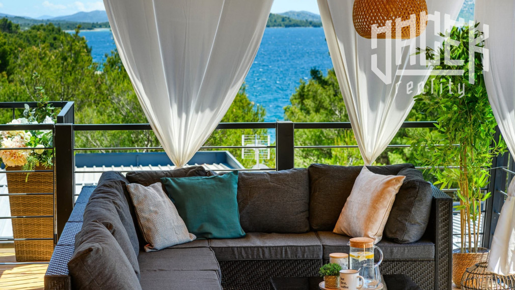 NEODOLATEĽNÝ MOBILNÝ DOM V DRAGE V CHORVÁTSKU