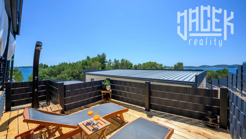 NEODOLATEĽNÝ MOBILNÝ DOM V DRAGE V CHORVÁTSKU