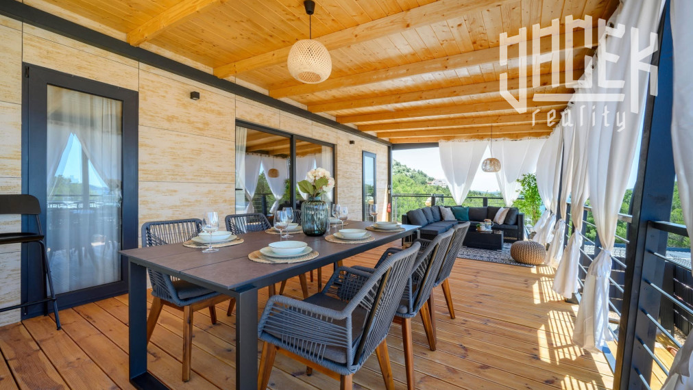 NEODOLATEĽNÝ MOBILNÝ DOM V DRAGE V CHORVÁTSKU