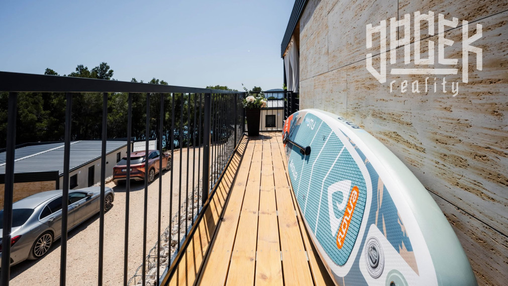 NEODOLATEĽNÝ MOBILNÝ DOM V DRAGE V CHORVÁTSKU