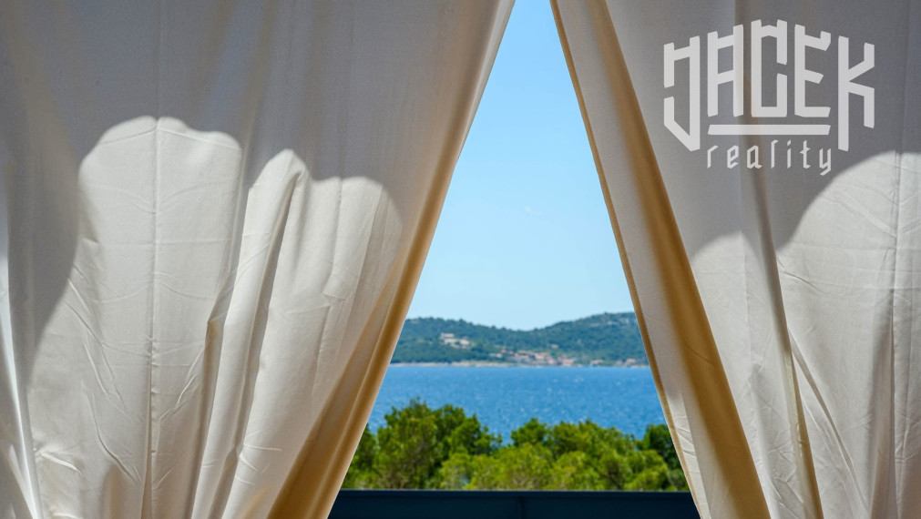 NEODOLATEĽNÝ MOBILNÝ DOM V DRAGE V CHORVÁTSKU