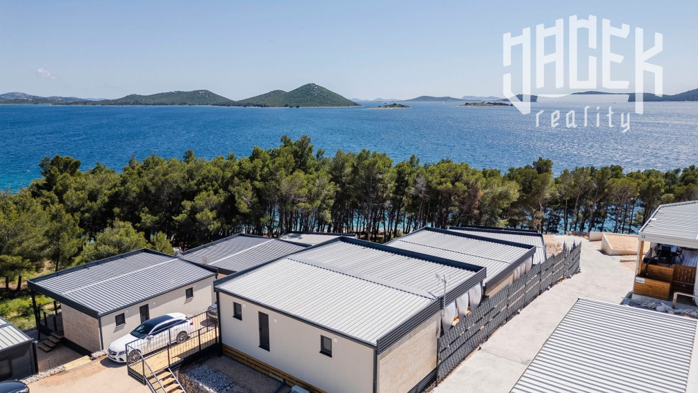 NEODOLATEĽNÝ MOBILNÝ DOM V DRAGE V CHORVÁTSKU