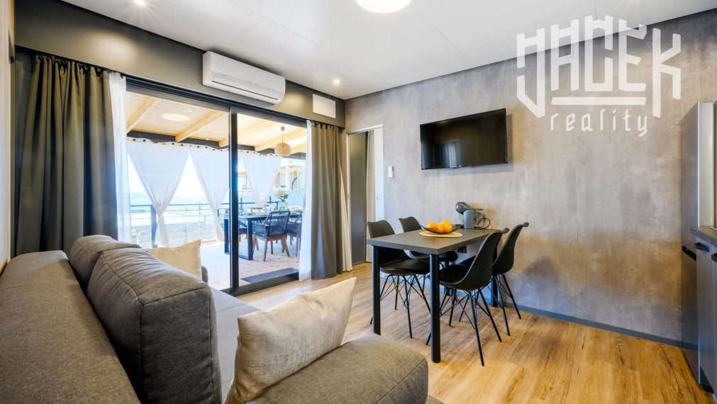 NEODOLATEĽNÝ MOBILNÝ DOM V DRAGE V CHORVÁTSKU