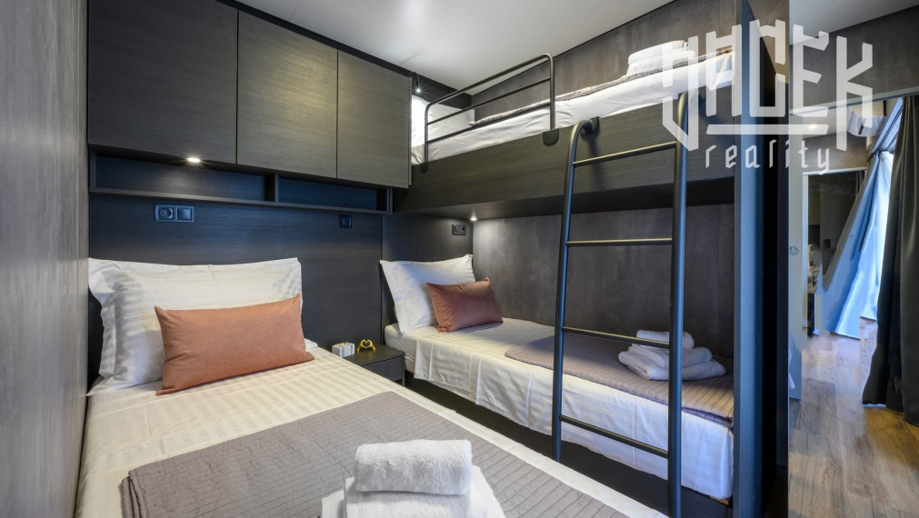 NEODOLATEĽNÝ MOBILNÝ DOM V DRAGE V CHORVÁTSKU