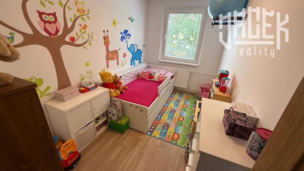 MODERNÝ 3-IZBOVÝ BYT PO KOMPLETNEJ REKONŠTRUKCII V BYTČI