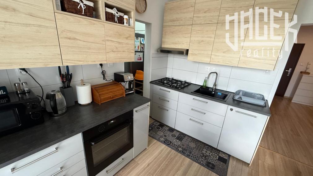 MODERNÝ 3-IZBOVÝ BYT PO KOMPLETNEJ REKONŠTRUKCII V BYTČI