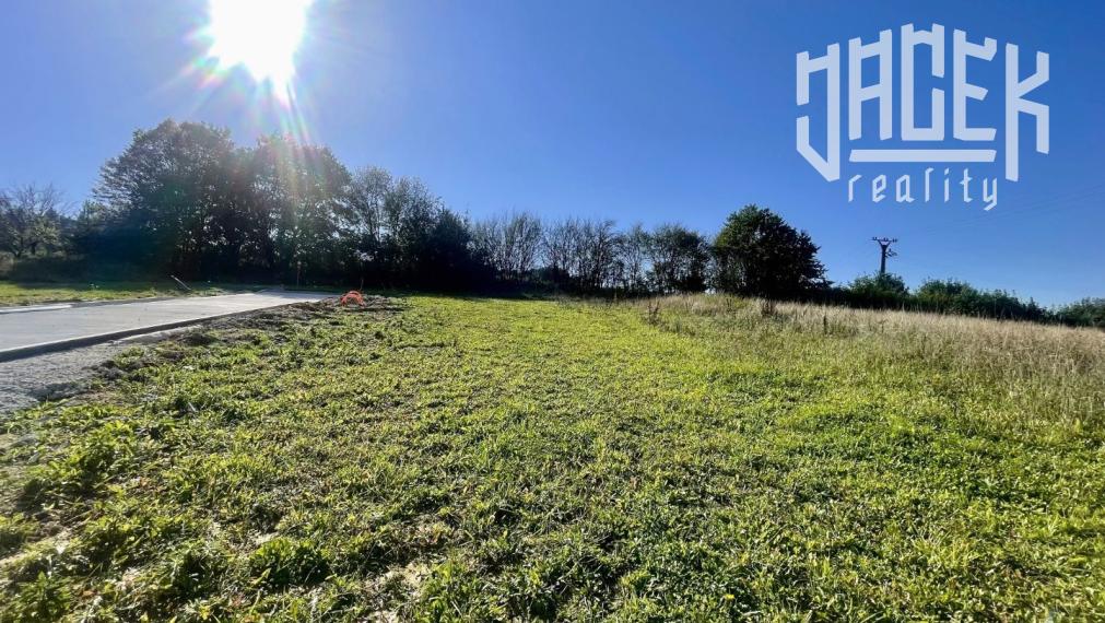 Lukratívny stavebný pozemok s panorámou v obci Sverepec