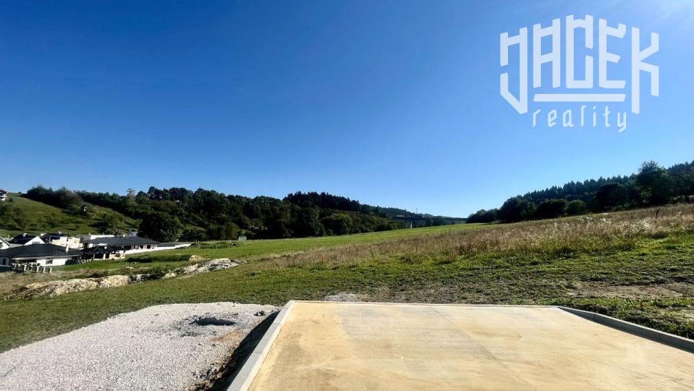 Lukratívny stavebný pozemok s panorámou v obci Sverepec