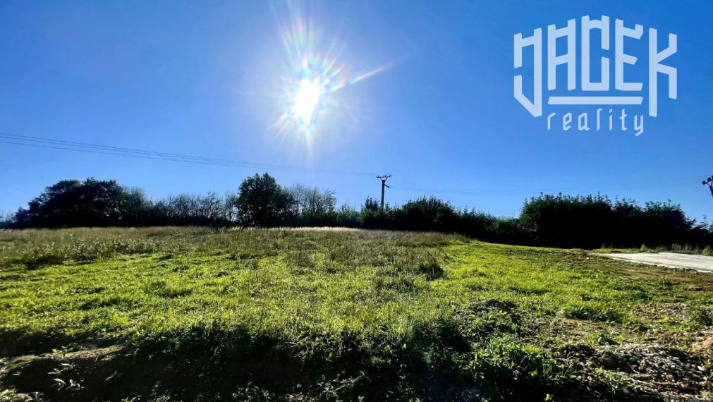 Lukratívny stavebný pozemok s panorámou v obci Sverepec