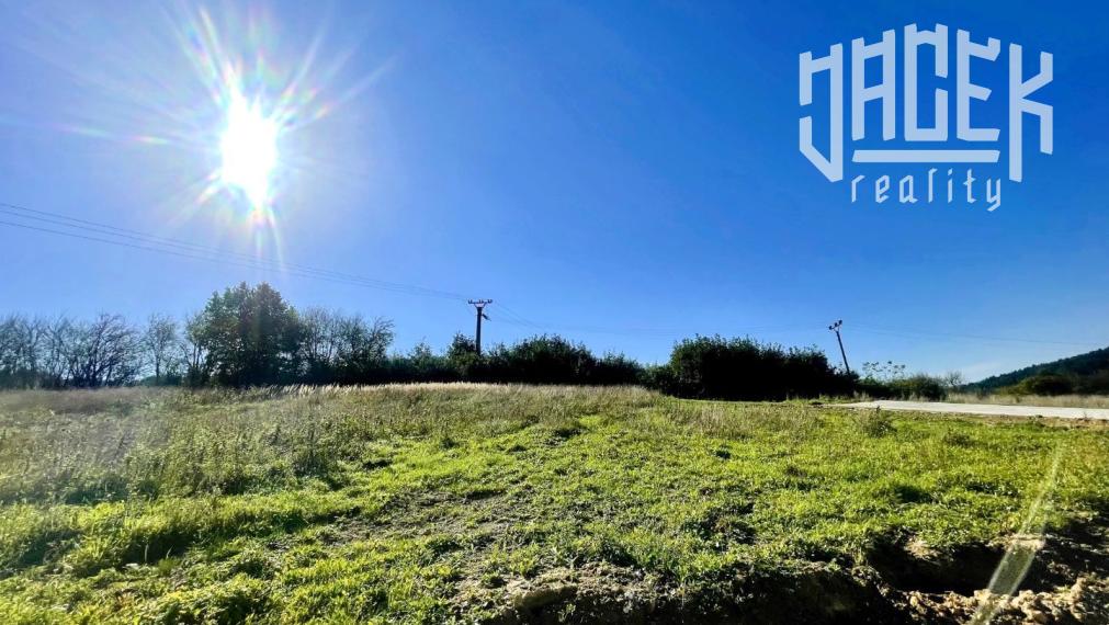 Lukratívny stavebný pozemok s panorámou v obci Sverepec