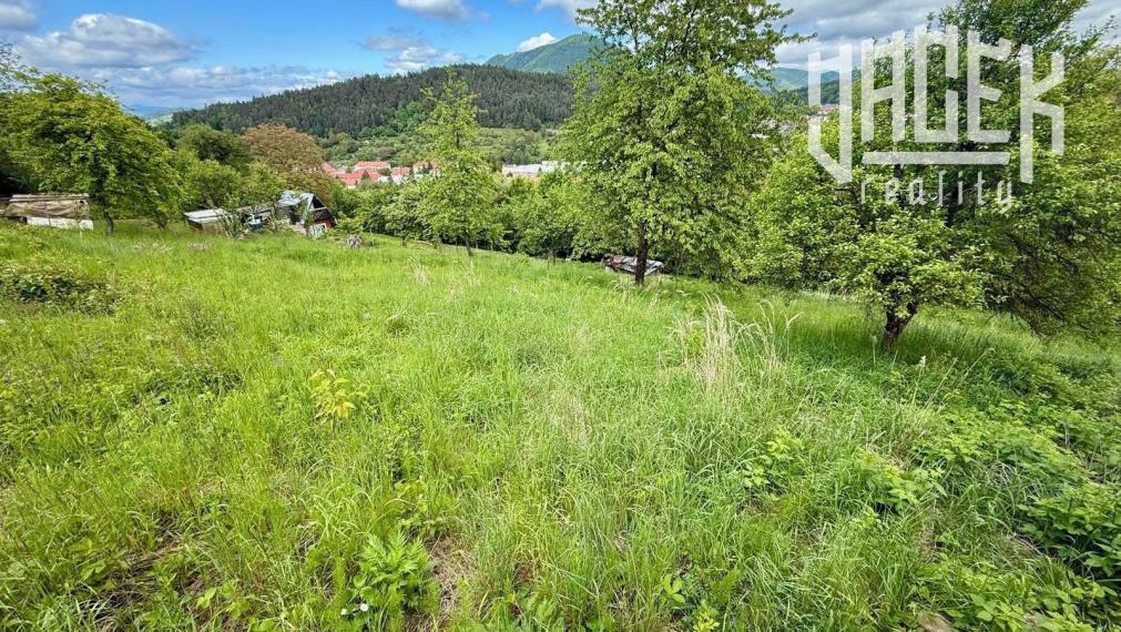 VÝNIMOČNÝ STAVEBNÝ POZEMOK S PANORAMATICKÝM VÝHĽADOM