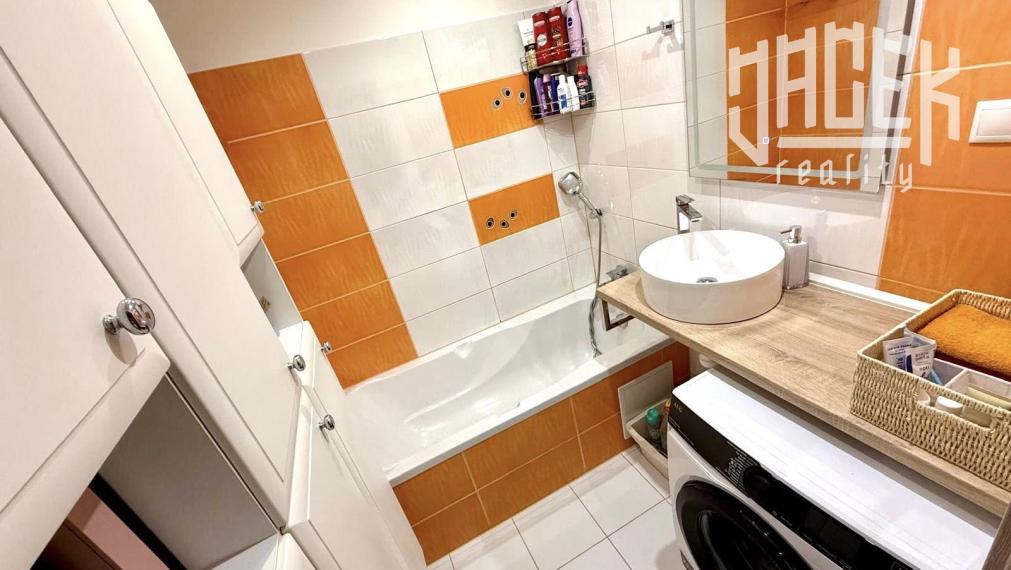 VKUSNÝ A SLNEČNÝ 3-IZBOVÝ BYT NA ROZKVETE V POVAŽSKEJ BYSTRICI