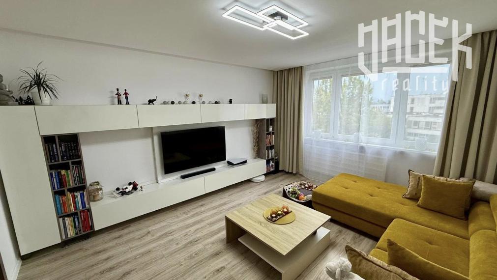 VKUSNÝ A SLNEČNÝ 3-IZBOVÝ BYT NA ROZKVETE V POVAŽSKEJ BYSTRICI