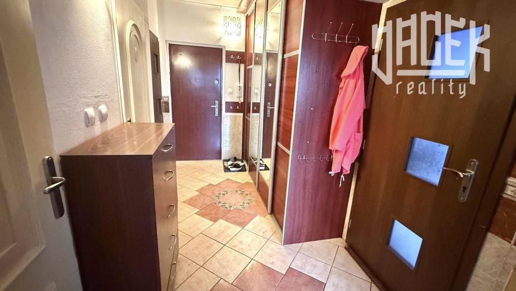 ZACHOVALÝ 3-IZBOVÝ BYT na Rozkvete, Považská Bystrica (64 m²)