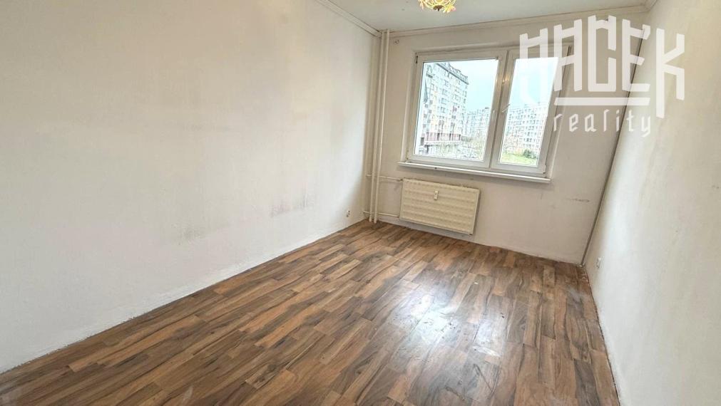 ZACHOVALÝ 3-IZBOVÝ BYT na Rozkvete, Považská Bystrica (64 m²)