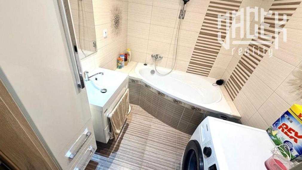 PRÍJEMNÝ A ÚTULNÝ 3-IZBOVÝ BYT NA HLINÁCH V POVAŽSKEJ BYSTRICI