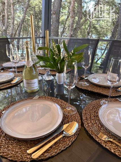 Mobilné domčeky obklopené borovicovým lesíkom v Drage - Chorvátsko