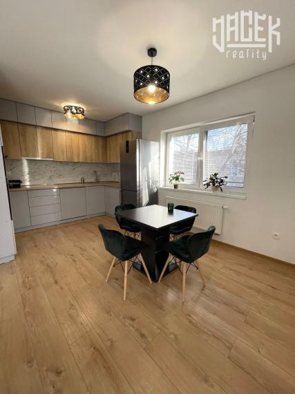 KRÁSNY 2-IZBOVÝ BYT V NOVOSTAVBE S MOŽNOSŤOU VYHRADENÉHO PARKOVANIA