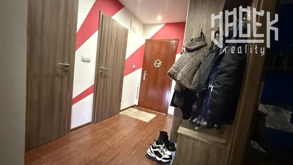 SLNEČNÝ 3-IZBOVÝ BYT PO KOMPLETNEJ REKONŠTRUKCII – SNP, POVAŽSKÁ BYSTRICA