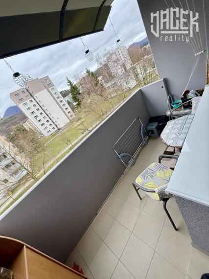 SLNEČNÝ 3-IZBOVÝ BYT PO KOMPLETNEJ REKONŠTRUKCII – SNP, POVAŽSKÁ BYSTRICA