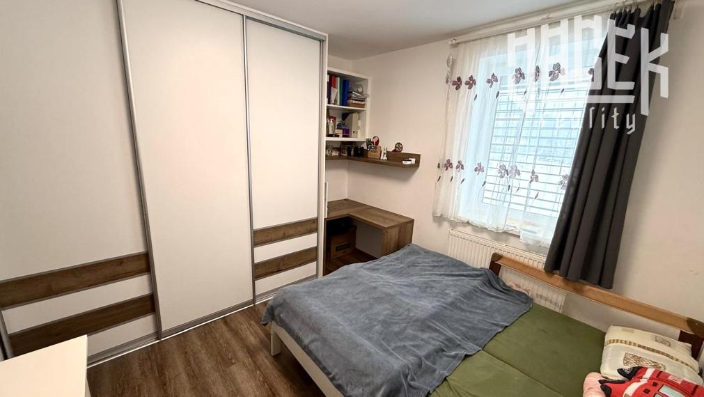 ŠTÝLOVÝ 3-IZBOVÝ BYT V NOVOSTAVBE S BALKÓNOM, VLASTNÝM KÚRENÍM A DVOJITÝM PARKOVANÍM