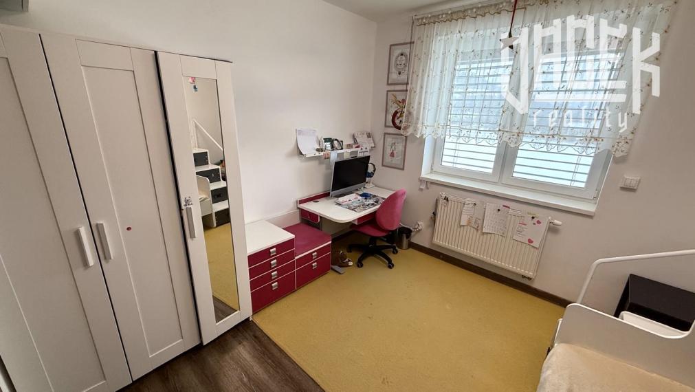 ŠTÝLOVÝ 3-IZBOVÝ BYT V NOVOSTAVBE S BALKÓNOM, VLASTNÝM KÚRENÍM A DVOJITÝM PARKOVANÍM