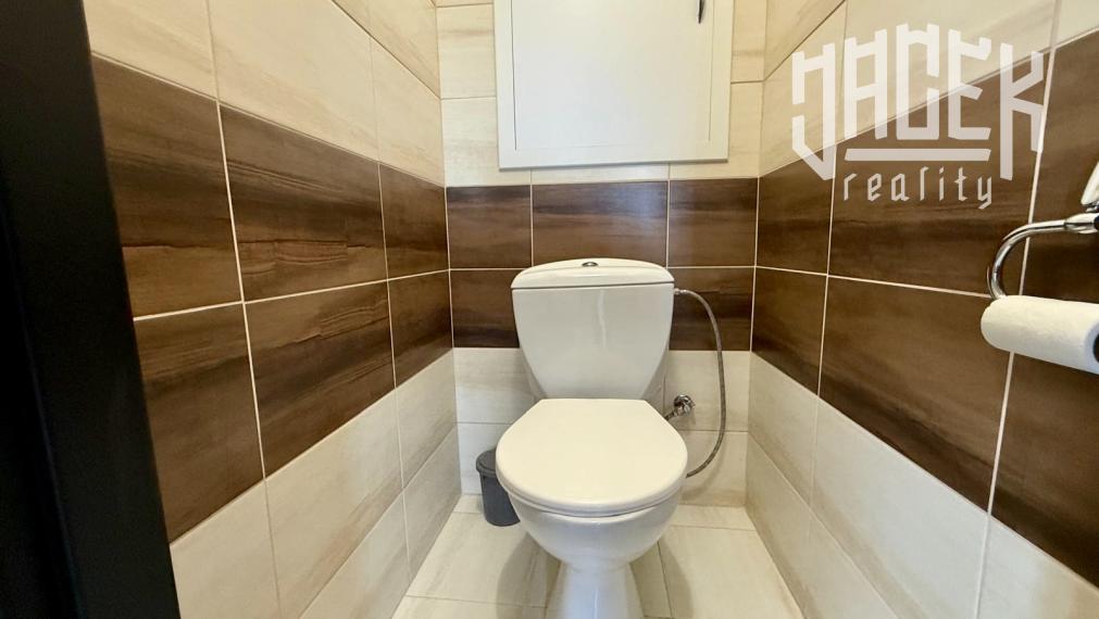 PRÍLEŽITOSŤ NA PRENÁJOM 🌸 Moderný 2-izbový byt s krásnym výhľadom – ul. SNP, Považská Bystrica