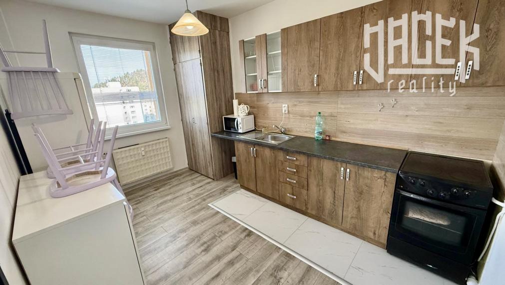 PRÍLEŽITOSŤ NA PRENÁJOM 🌸 Moderný 2-izbový byt s krásnym výhľadom – ul. SNP, Považská Bystrica