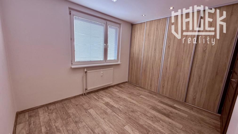 MODERNÉ BÝVANIE V 3-IZBOVOM BYTE PO KOMPLETNEJ REKONŠTRUKCII S VEĽKÝM BALKÓNOM