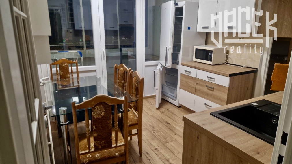 🌸 PRENÁJOM SVETLÝ 3-IZBOVÝ BYT S BALKÓNOM NA ROZKVETE 🌸