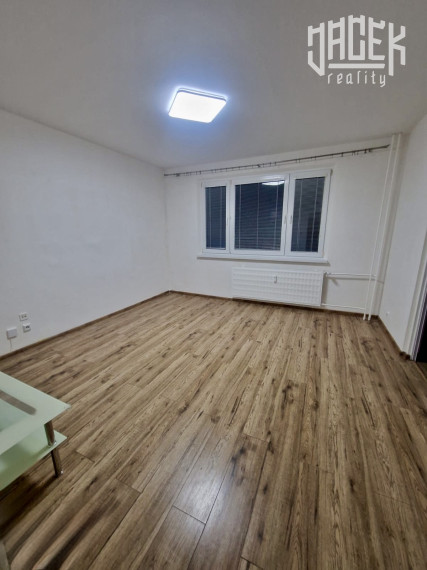 🌸 PRENÁJOM SVETLÝ 3-IZBOVÝ BYT S BALKÓNOM NA ROZKVETE 🌸