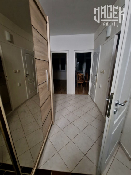 🌸 PRENÁJOM SVETLÝ 3-IZBOVÝ BYT S BALKÓNOM NA ROZKVETE 🌸