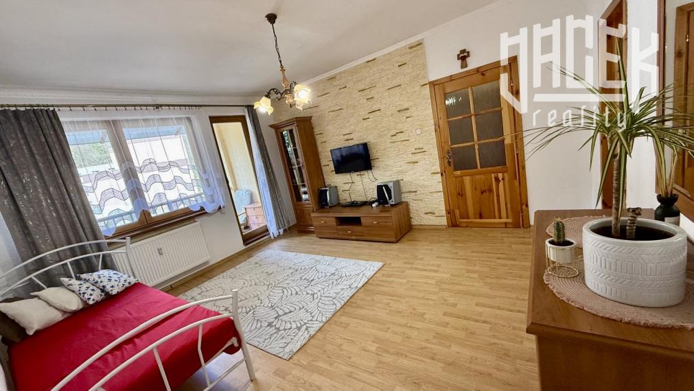 PRIESTRANNÝ 3-IZBOVÝ BYT NA SNP – BALKÓN, PIVNICA A KOMFORTNÉ BÝVANIE