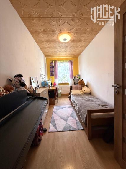 🏡 PRIESTRANNÝ 4-IZBOVÝ BYT NA SNP S VEĽKÝM POTENCIÁLOM A SKVELÝMI PARAMETRAMI✨