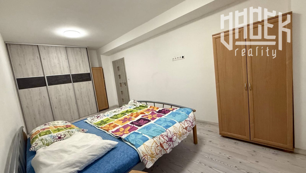 PRENÁJOM: ŠTÝLOVÝ 2-IZBOVÝ BYT S VEĽKÝM BALKÓNOM NA LÁNSKEJ