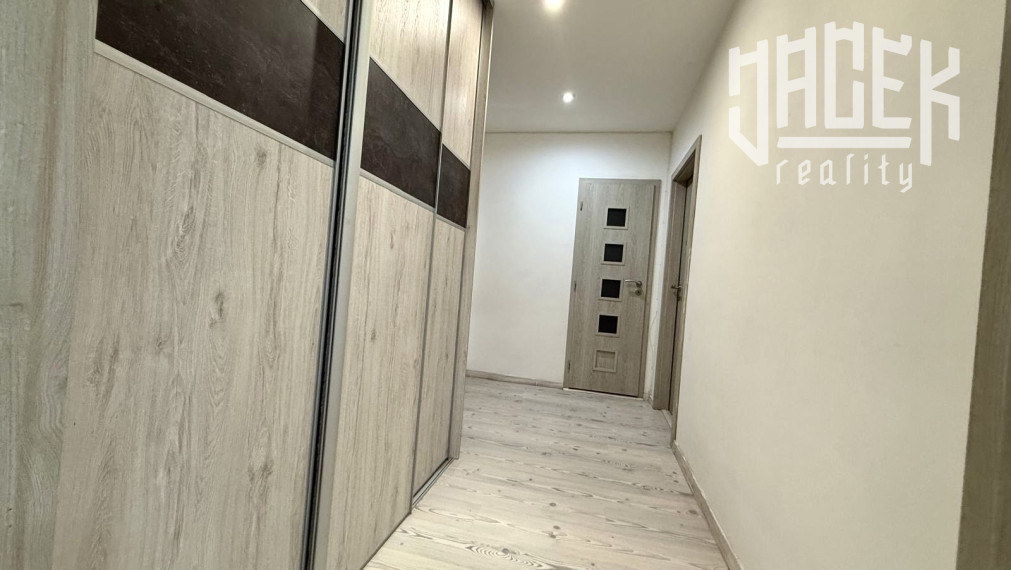 PRENÁJOM: ŠTÝLOVÝ 2-IZBOVÝ BYT S VEĽKÝM BALKÓNOM NA LÁNSKEJ