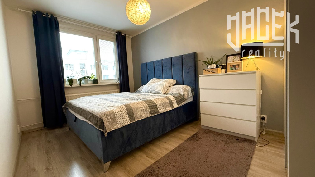 KRÁSNY 3-IZBOVÝ BYT PO KOMPLETNEJ REKONŠTRUKCII NA ROZKVETE S PRESKLENÝM BALKÓNOM