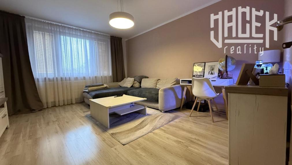 KRÁSNY 3-IZBOVÝ BYT PO KOMPLETNEJ REKONŠTRUKCII NA ROZKVETE S PRESKLENÝM BALKÓNOM