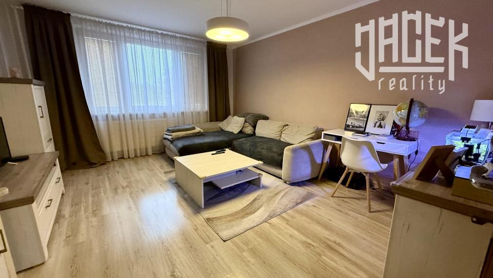 KRÁSNY 3-IZBOVÝ BYT PO KOMPLETNEJ REKONŠTRUKCII NA ROZKVETE S PRESKLENÝM BALKÓNOM