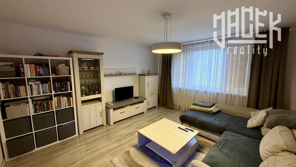 KRÁSNY 3-IZBOVÝ BYT PO KOMPLETNEJ REKONŠTRUKCII NA ROZKVETE S PRESKLENÝM BALKÓNOM