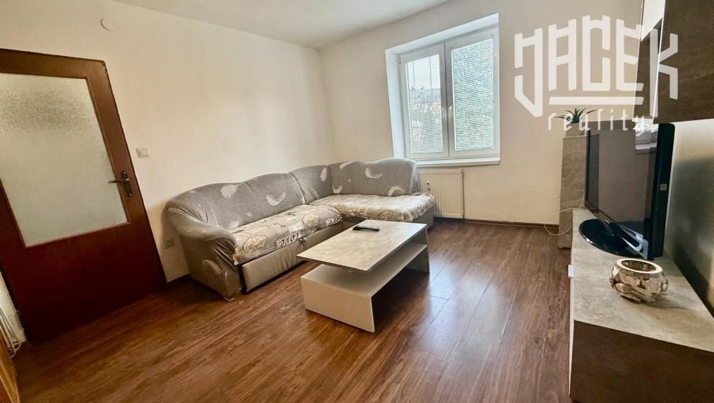 MENŠÍ 2-IZBOVÝ BYT NA LÁNSKEJ – IDEÁLNY ŠTART ALEBO INVESTIČNÁ PRÍLEŽITOSŤ