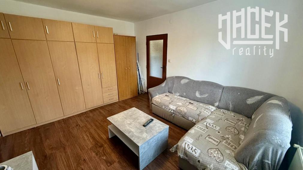 MENŠÍ 2-IZBOVÝ BYT NA LÁNSKEJ – IDEÁLNY ŠTART ALEBO INVESTIČNÁ PRÍLEŽITOSŤ